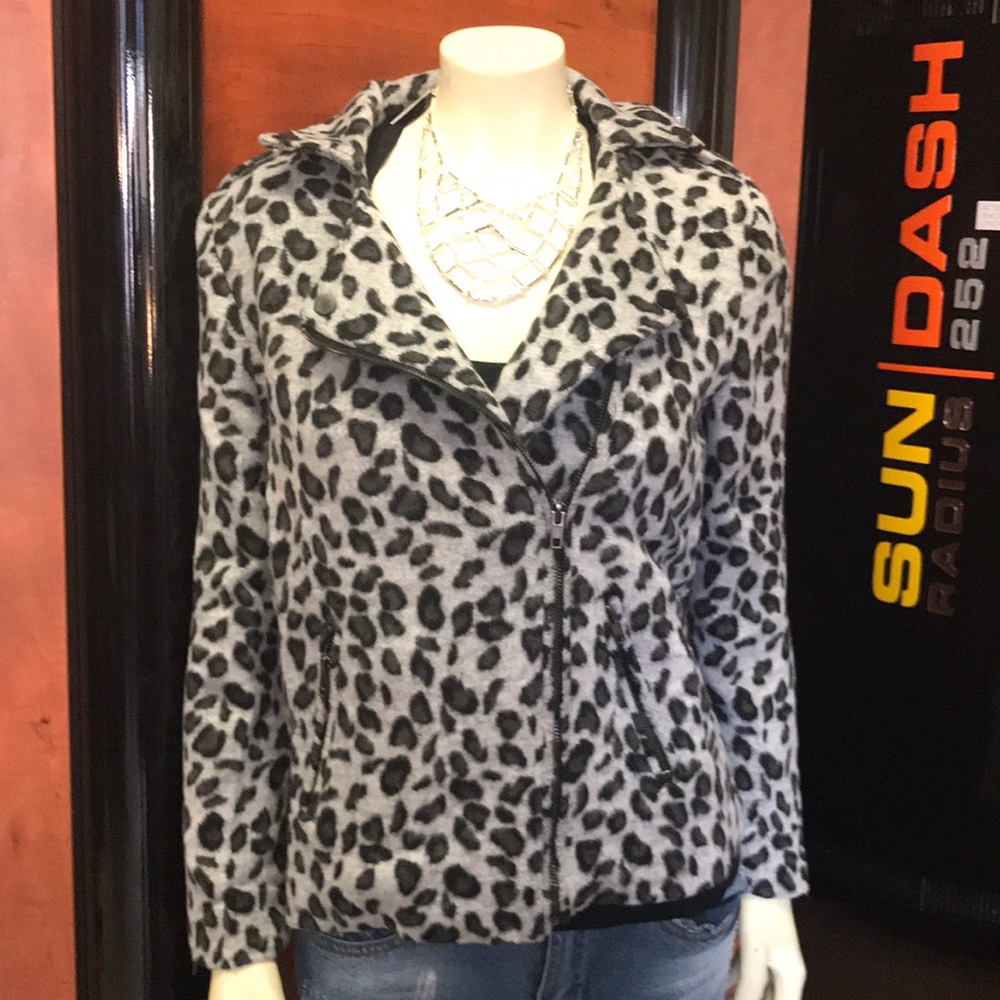 Medium weight jacket moto style